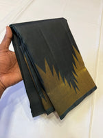 Load image into Gallery viewer, Classic Dark Pine Green 2gm Zari Kanchipuram Handloom Silk Saree SS26904
