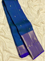 Load image into Gallery viewer, Classic Peacock Blue 2gm Zari Vaira Oosi Checks Kanchipuram Handloom Silk Saree SS25896
