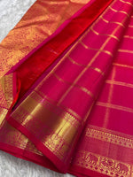 Load image into Gallery viewer, Classic Deep Pink Bridal Elegance Kanchipuram Handloom Silk Saree SS27866
