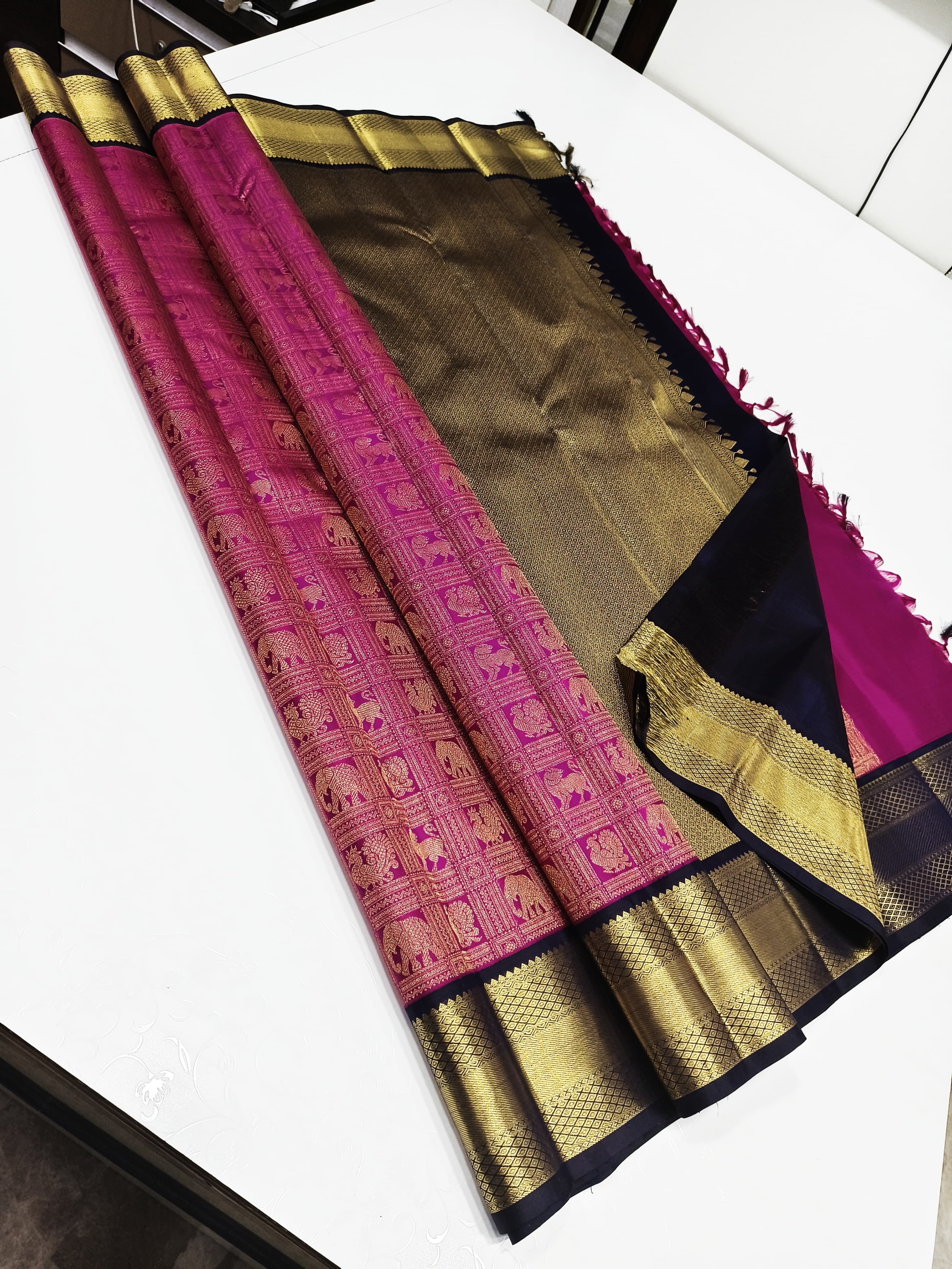 Classic Pink & Black 2gm Zari Kanchipuram Handloom Silk Saree SS26001