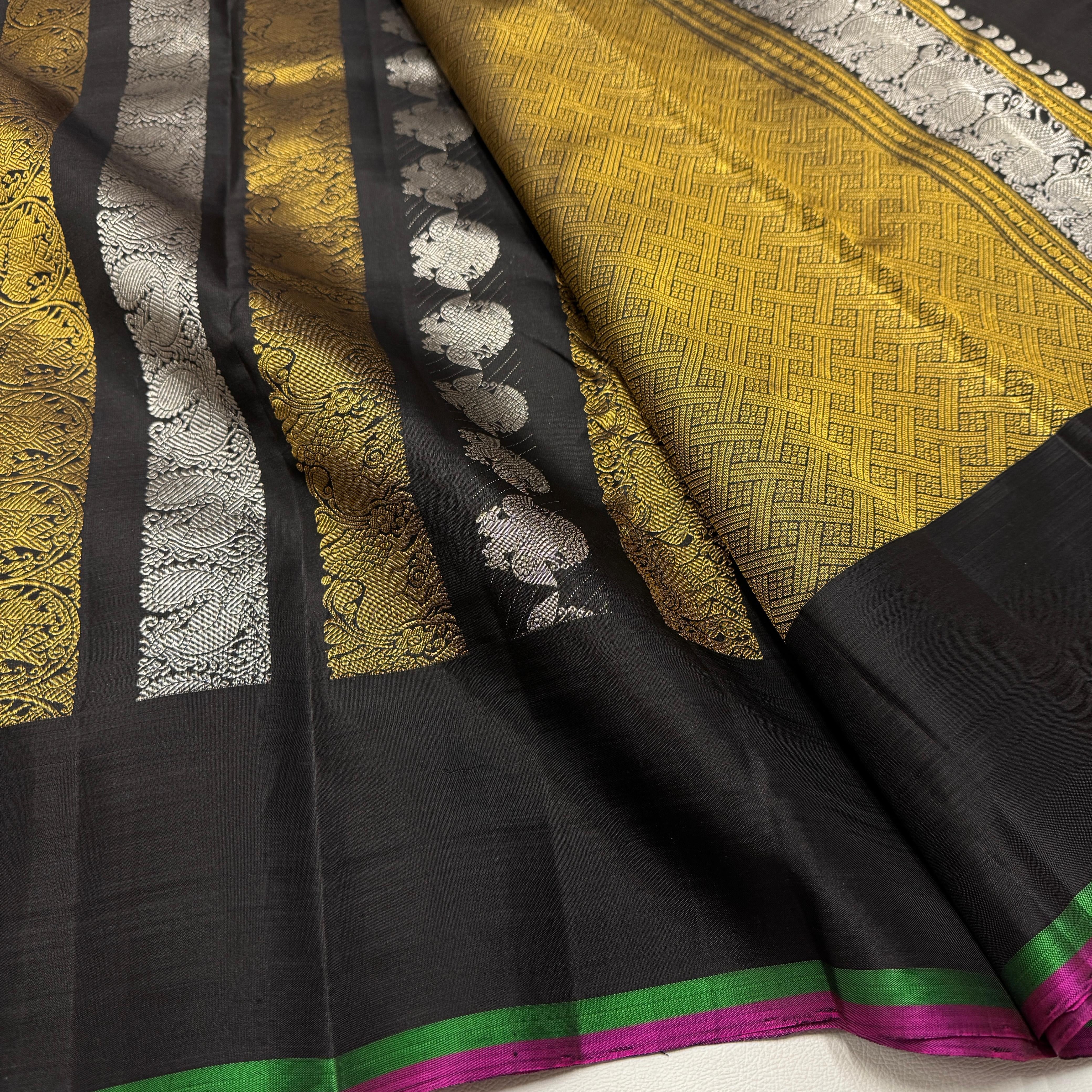 Classic Charcoal Black 2gm Zari Kanchipuram Handloom Silk Saree SS25731
