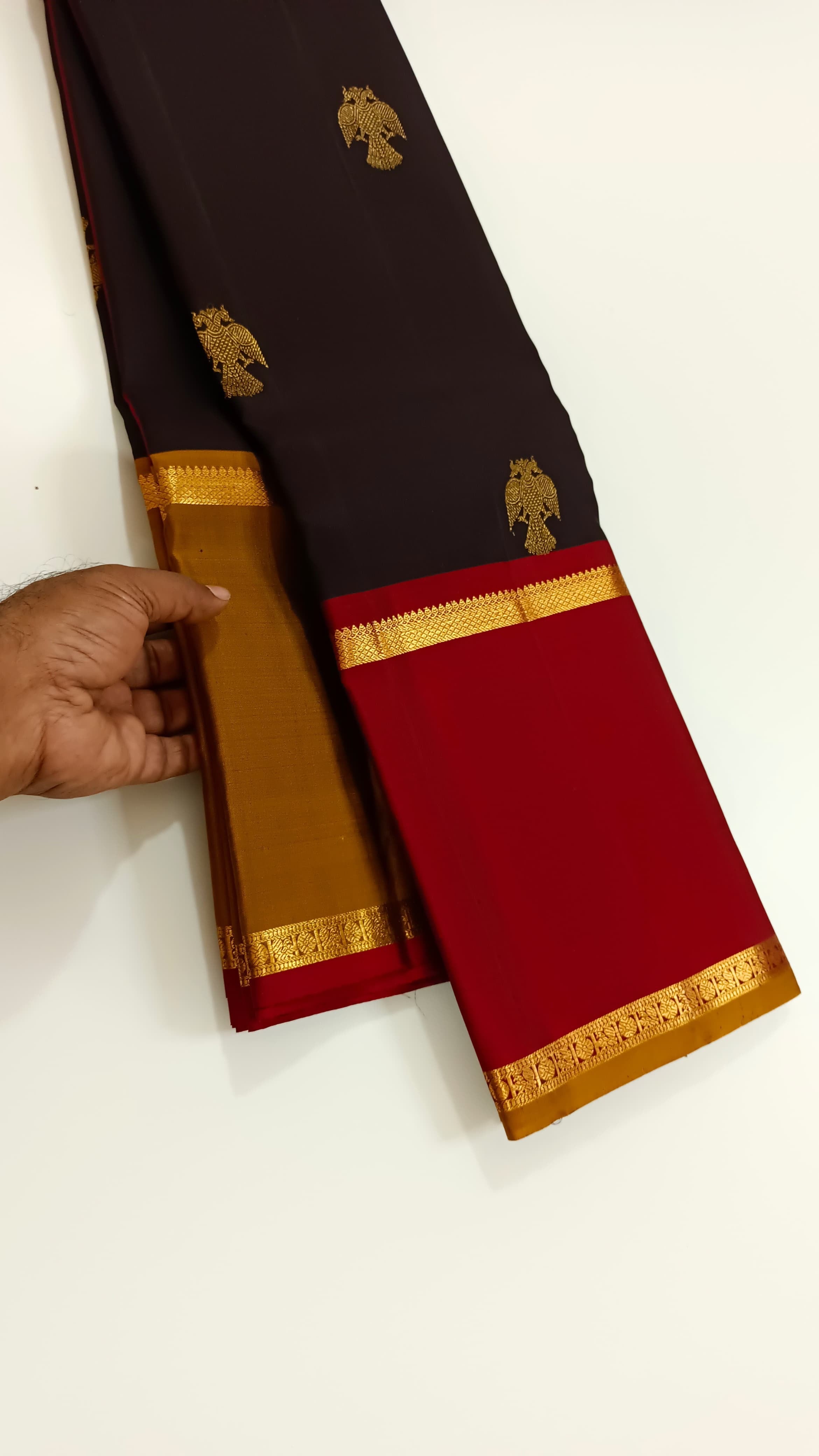 Classic Espresso & Red Elegance Kanchipuram Handloom Silk Saree SS24200