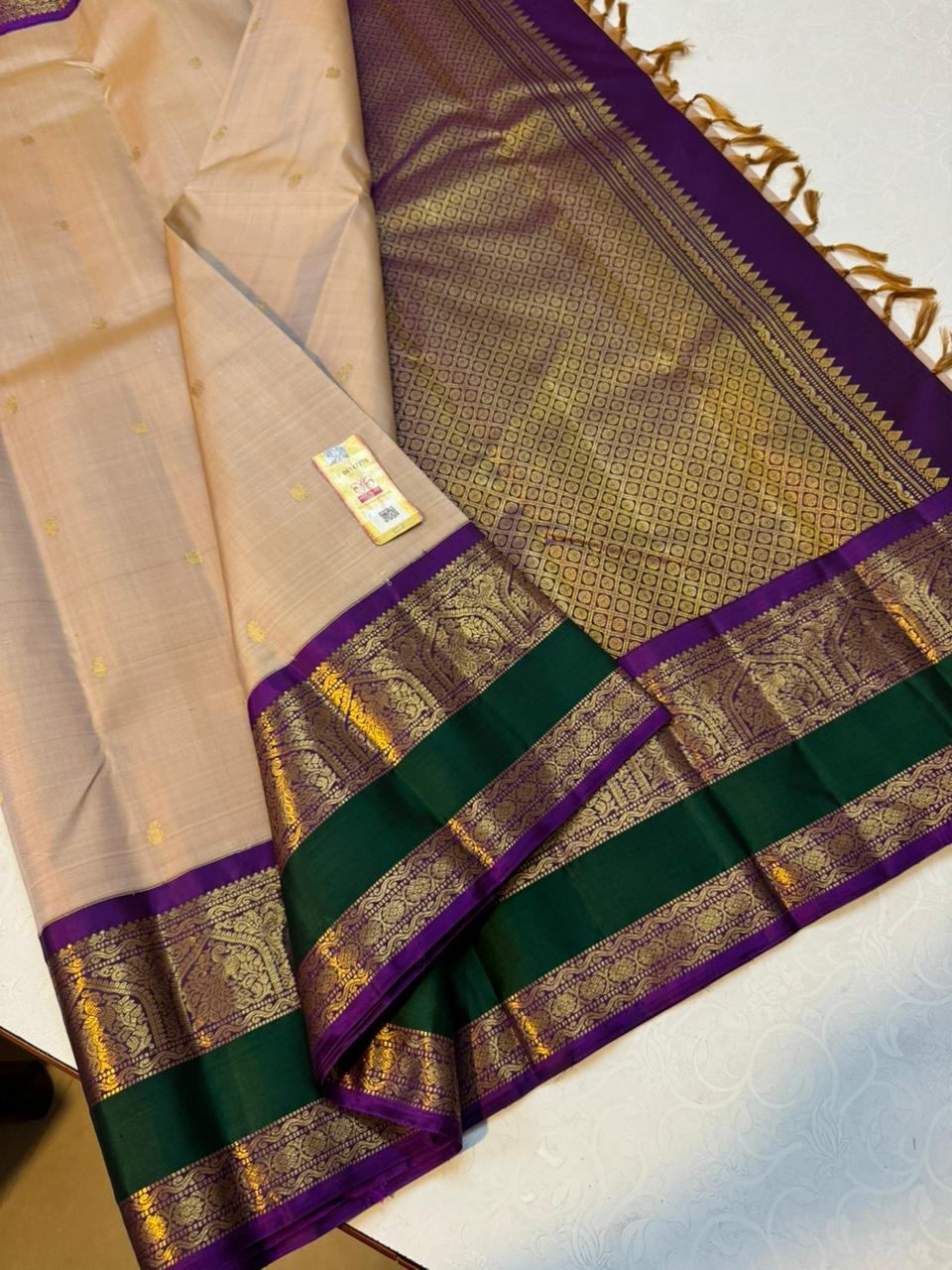 Classic Beige & Vadamalli 2gm Zari Kanchipuram Handloom Silk Saree SS26493