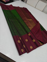 Load image into Gallery viewer, Classic Bottle Green &amp; Garnet Red Maroon 2gm Zari Vaira Oosi Checks Elegance Kanchipuram Handloom Silk Saree SS27109
