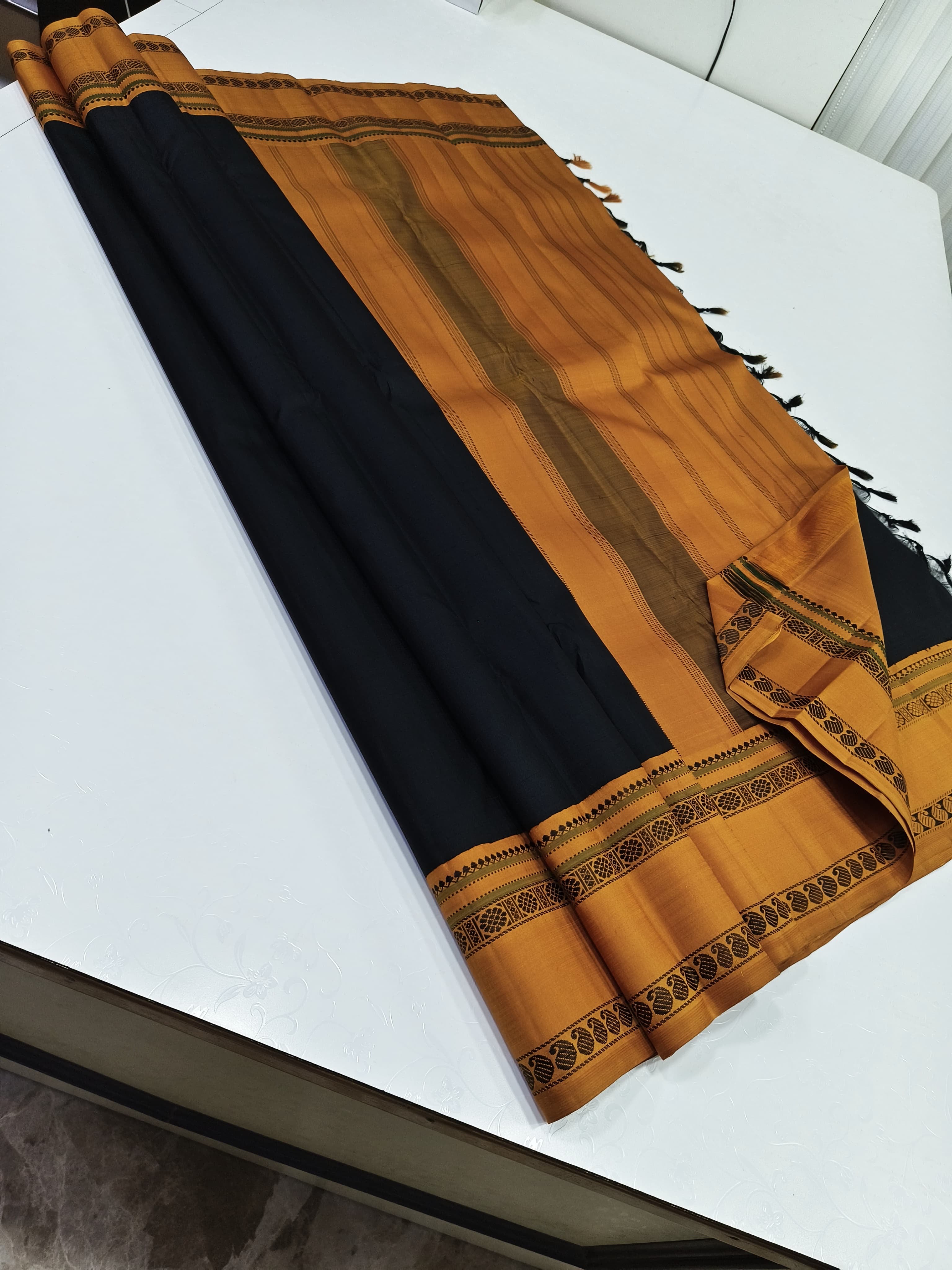 Classic Black thread work korvai Vintage Elegance Kanchipuram Handloom Silk Saree SS24711