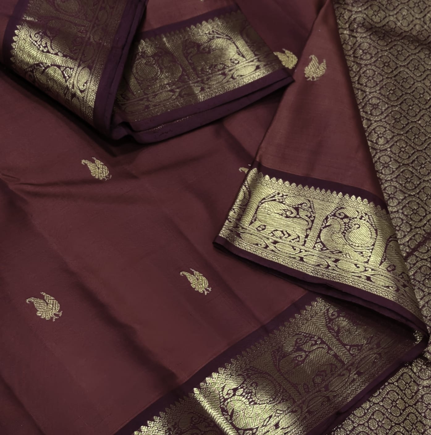Classic Garnet Red 2gm Zari Kanchipuram Handloom Silk Saree SS26605