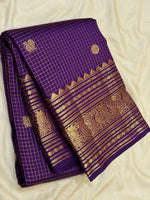 Load image into Gallery viewer, Classic Violet 1gm Zari Vaira Oosi Kanchipuram Handloom Silk Saree SS26651
