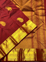 Load image into Gallery viewer, Classic Chestnut Brown 2gm Zari Elegance Kanchipuram Silk Saree SS24015
