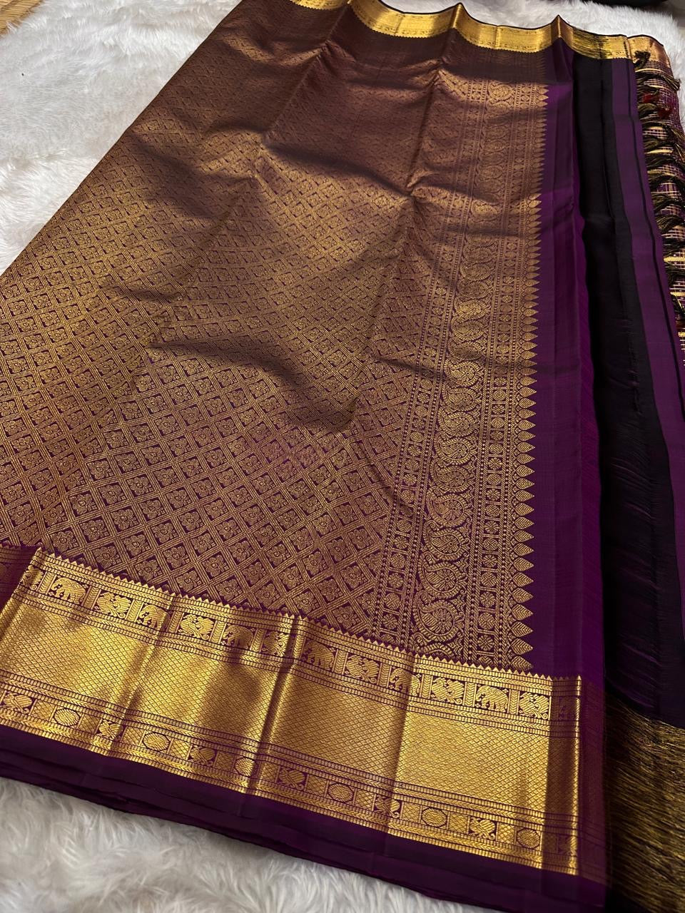 Classic Berry Plum Elegance Kanchipuram Handloom Silk Saree SS24544