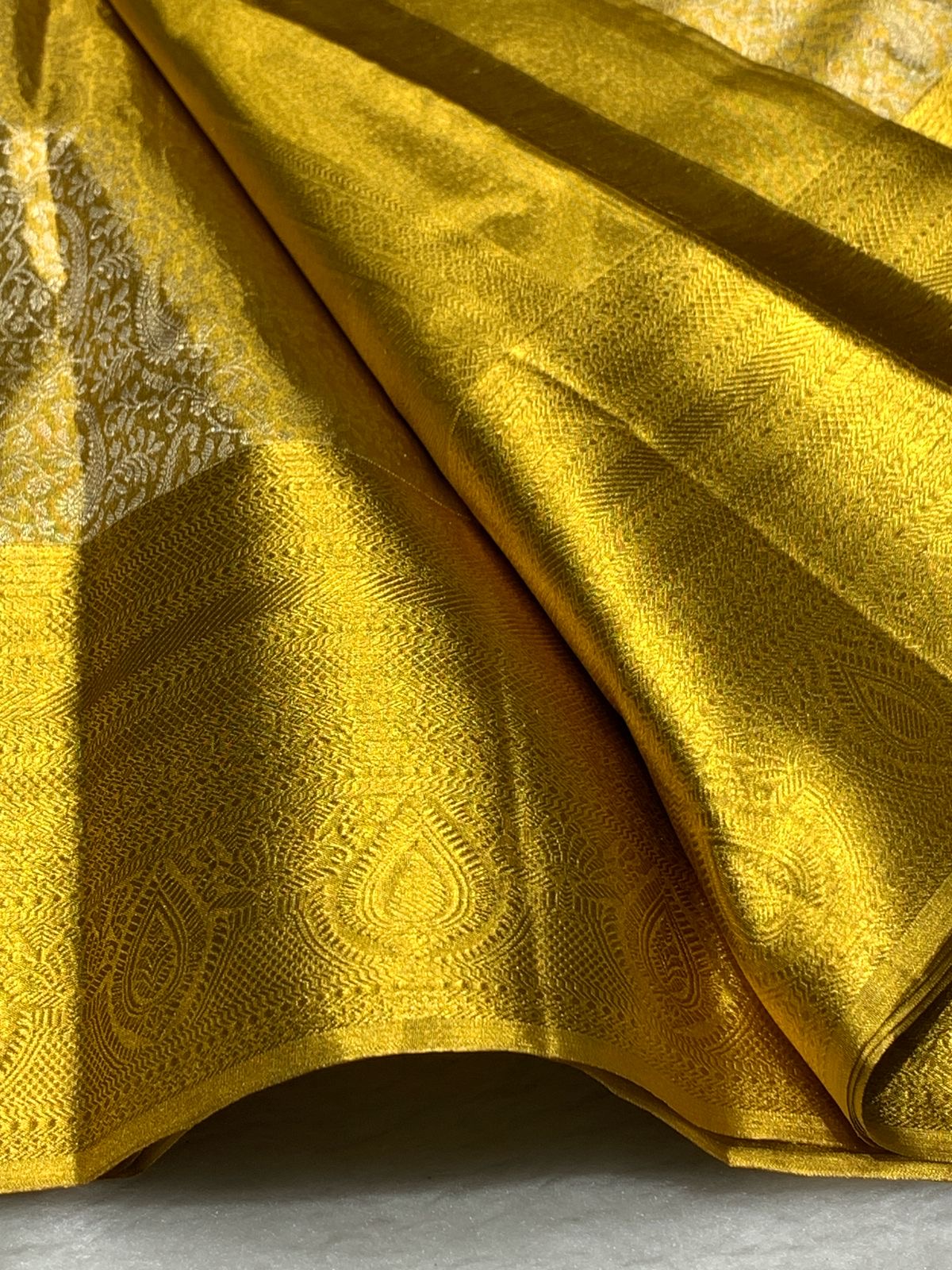 Classic Gold 2gm Zari Bridal Elegance Kanchipuram Handloom Silk Saree SS24820