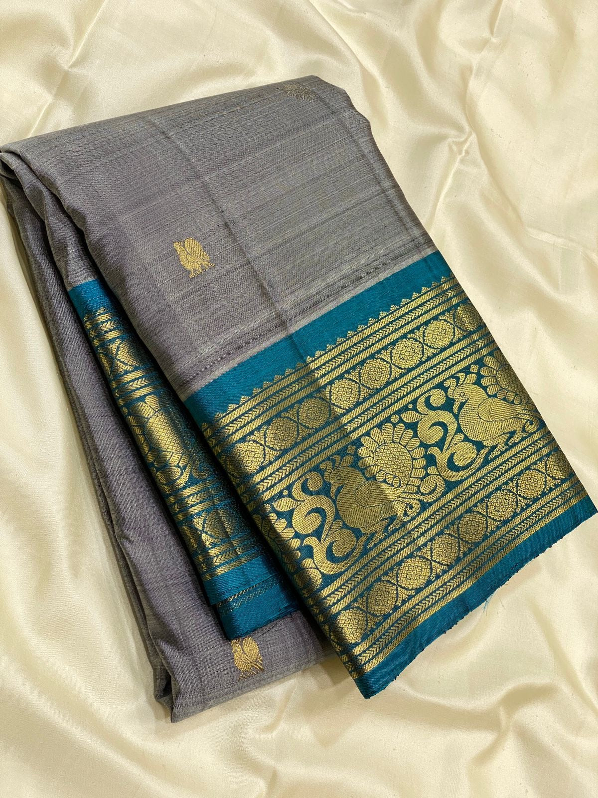 Classic Silver Grey & Teal Blue 2gm Zari Elegance Kanchipuram Handloom Silk Saree SS24699