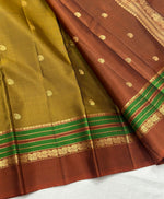 Load image into Gallery viewer, Classic Mustard &amp; Creamy Brown 1gm Zari Elegance Kanchipuram Handloom Silk Saree SS24139
