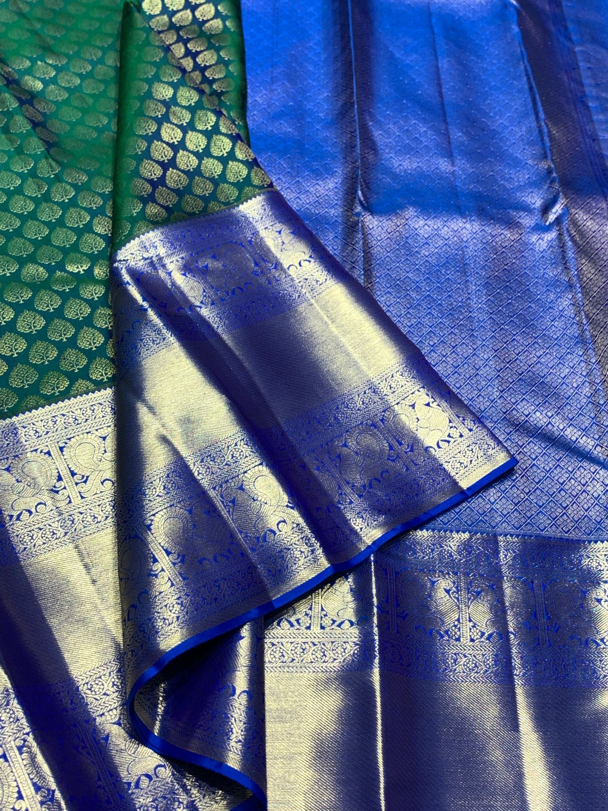 Classic Green & Royal Blue 2gm Zari Bridal Elegance Kanchipuram Handloom Silk Saree SS25268