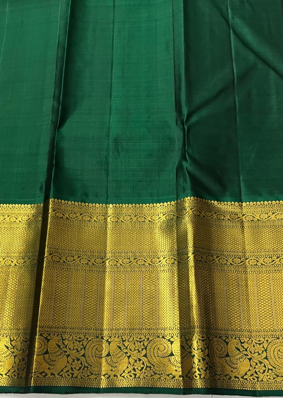 Clasic Beige Cream & Dark Green 2gm Zari Bridal Elegance Kanchipuram Handloom Silk Saree SS24402