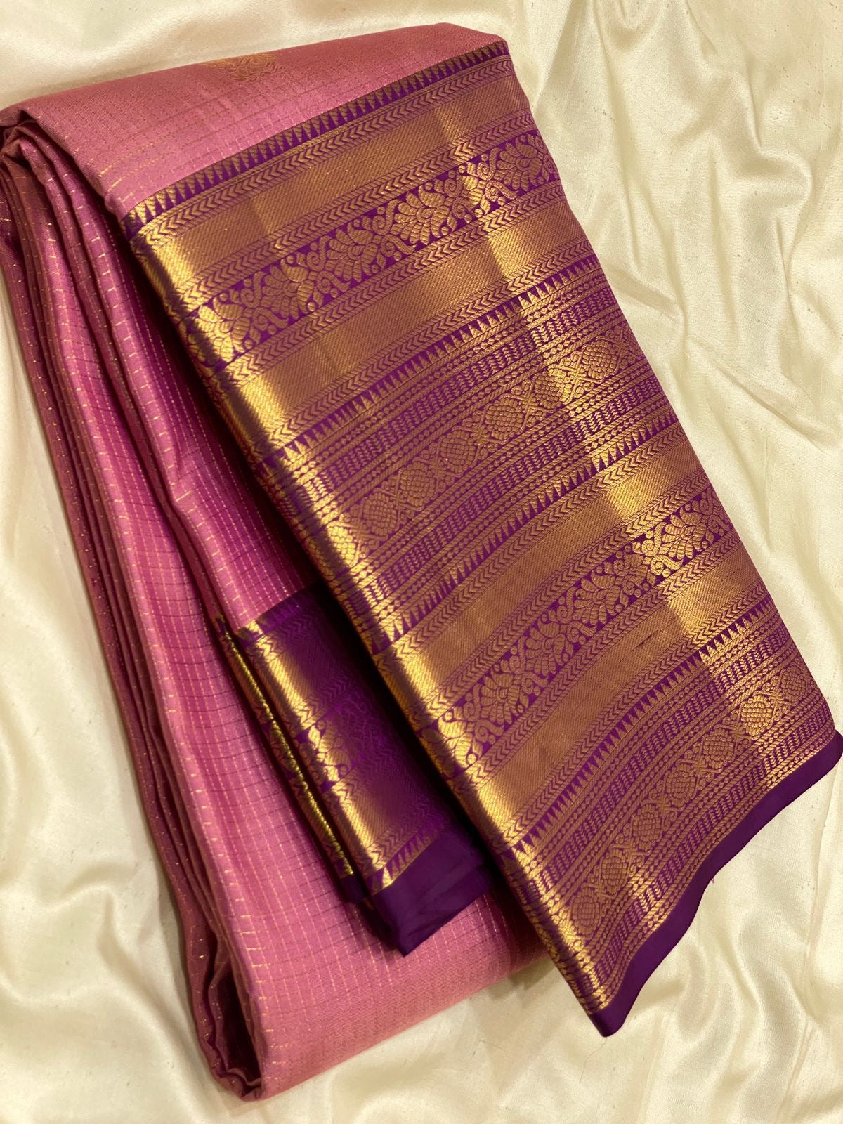 Classic Creamy Pink & Berry Plum 2gm Zari Vaira Oosi Checks Kanchipuram Handloom Silk Saree SS25899