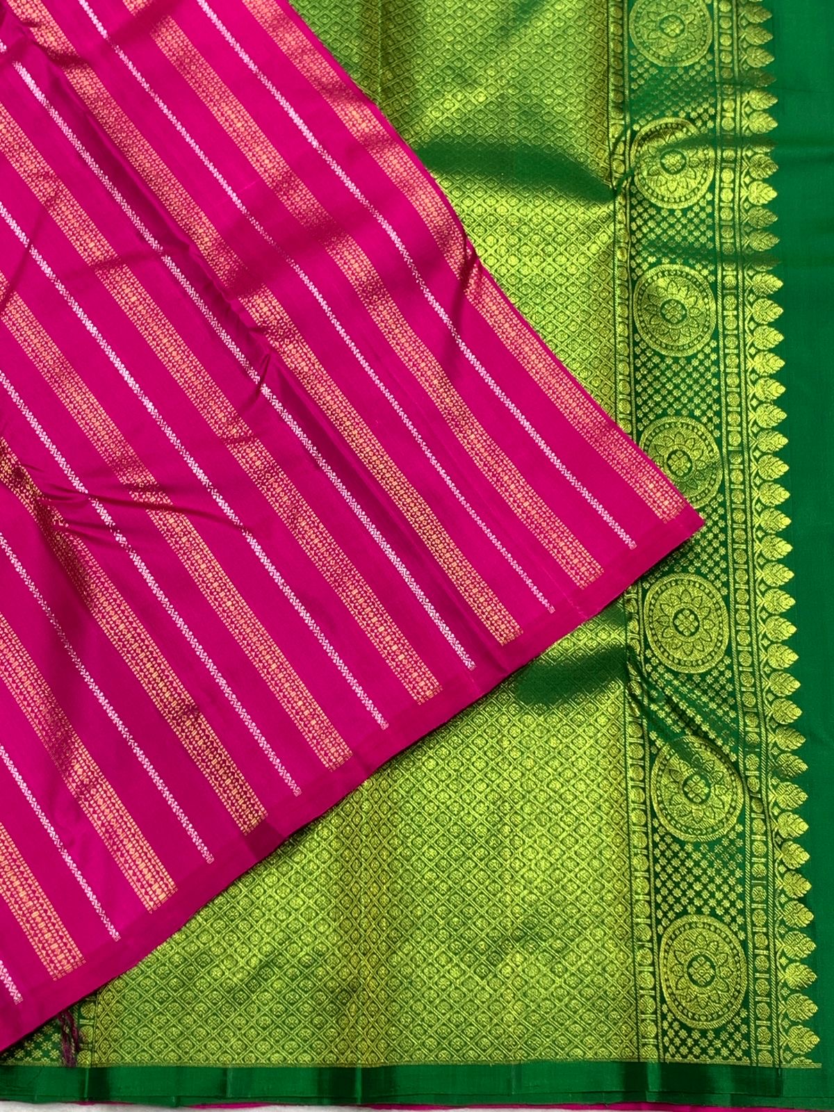 Classic Deep Pink & Green 2gm Zari Kanchipuram Handloom Silk Saree SS25850