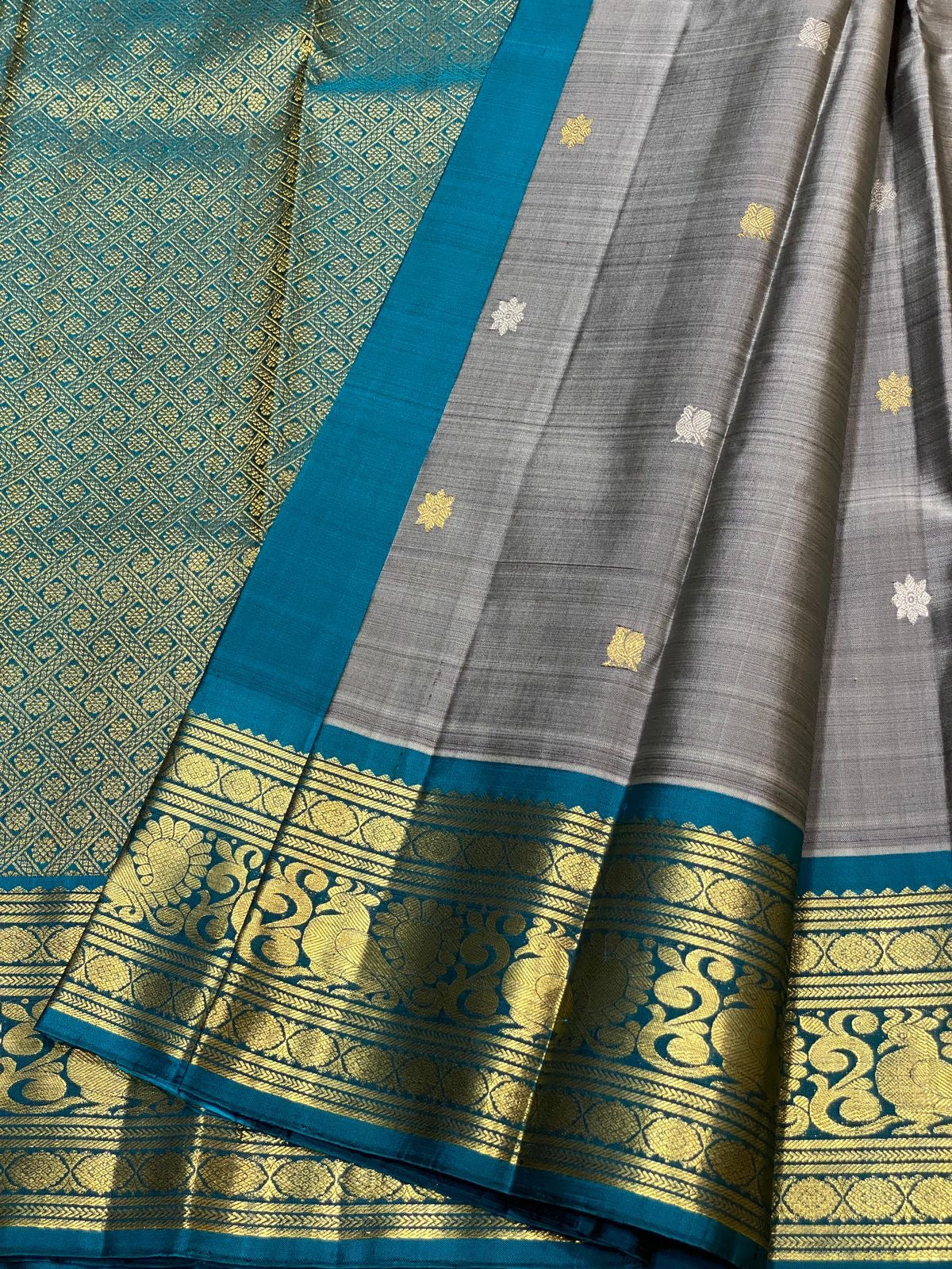 Classic Silver Grey & Teal Blue 2gm Zari Elegance Kanchipuram Handloom Silk Saree SS24699