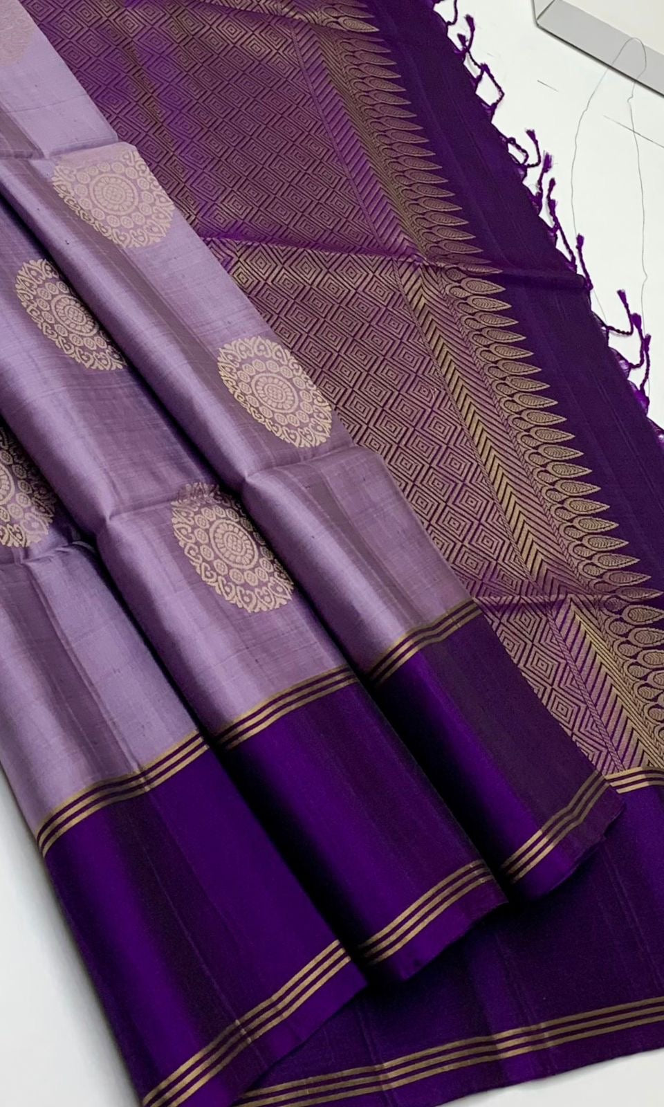 Mauve & Lavender Elegance Handloom Soft Silk Saree SS23252