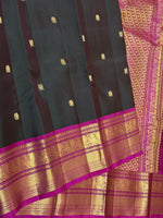 Load image into Gallery viewer, Classic Shadow Blackish Green &amp; Fuchisa Pink 2gm Zari Vintage Elegance Kanchipuram Handloom Silk Saree SS27890
