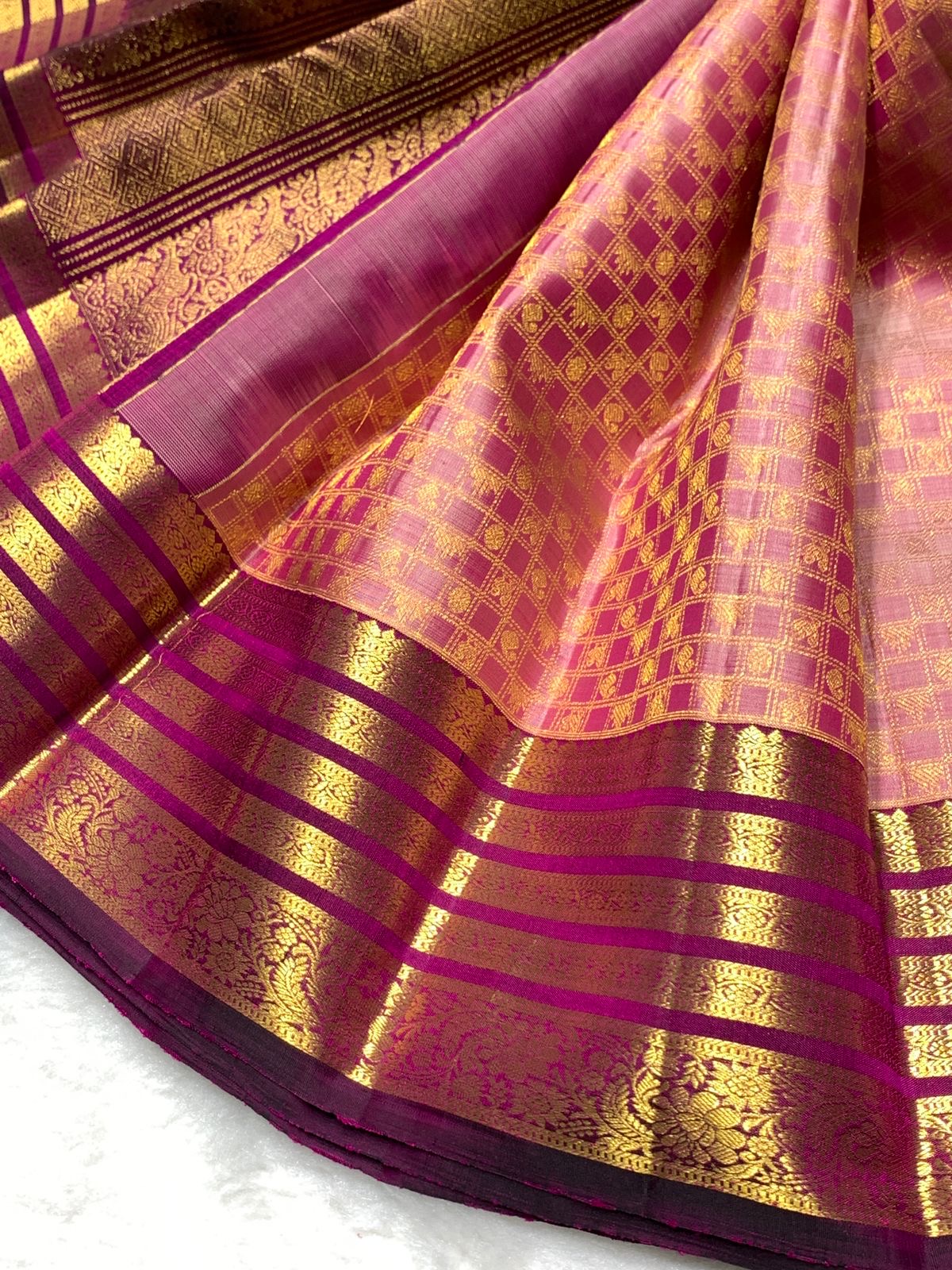 Classic Creamy Pink 2gm Zari Elegance Kanchipuram Handloom Silk Saree SS25366