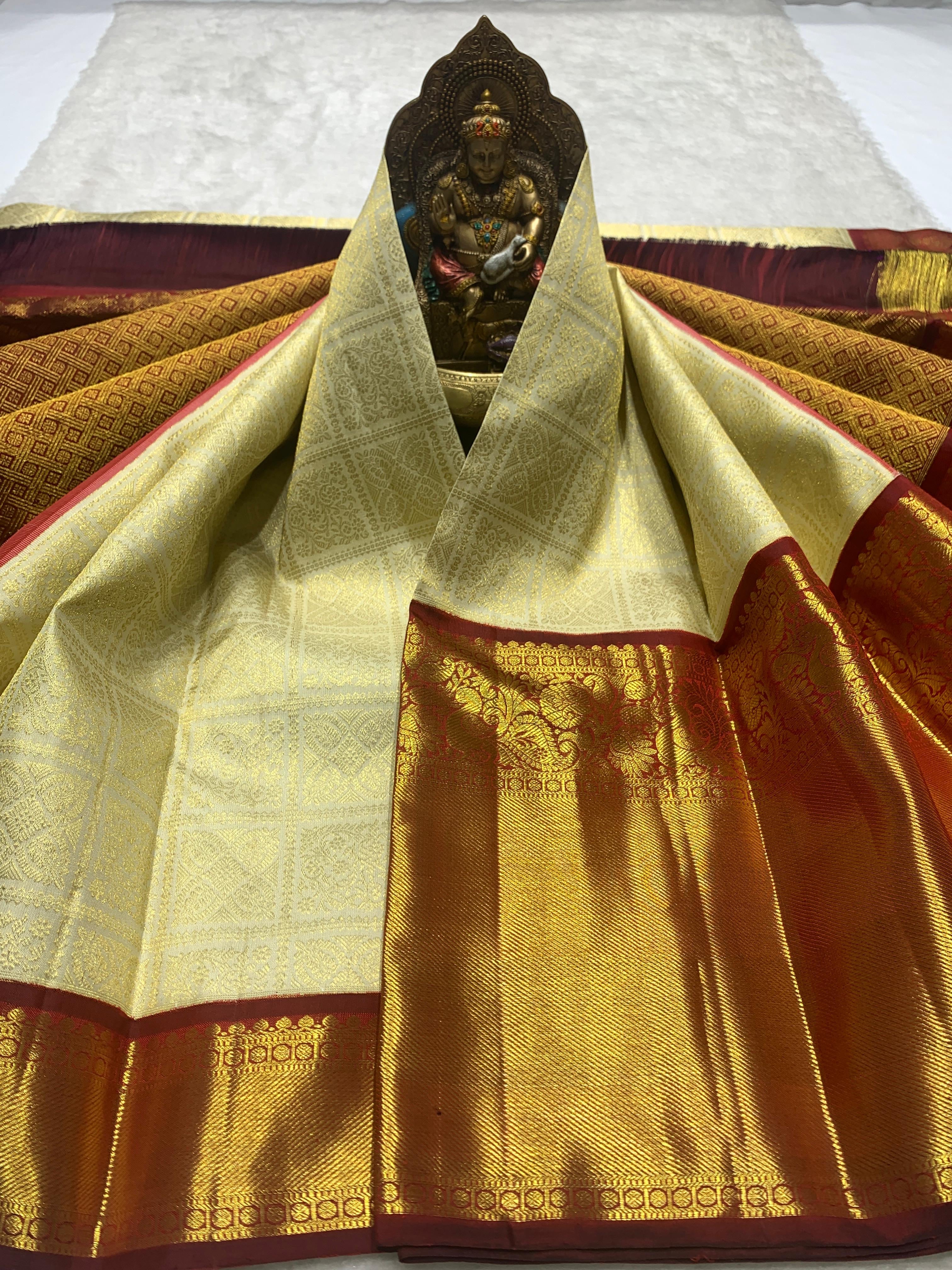 Classic Pearl Beige & Burnt Brown 2gm Zari Bridal Elegance Kanchipuram Handloom Silk Saree SS25832
