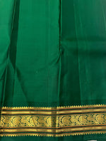 Load image into Gallery viewer, Pastel Lilac &amp; Dark Green 2gm Zari Kanchipuram Handloom Silk Saree SS26015
