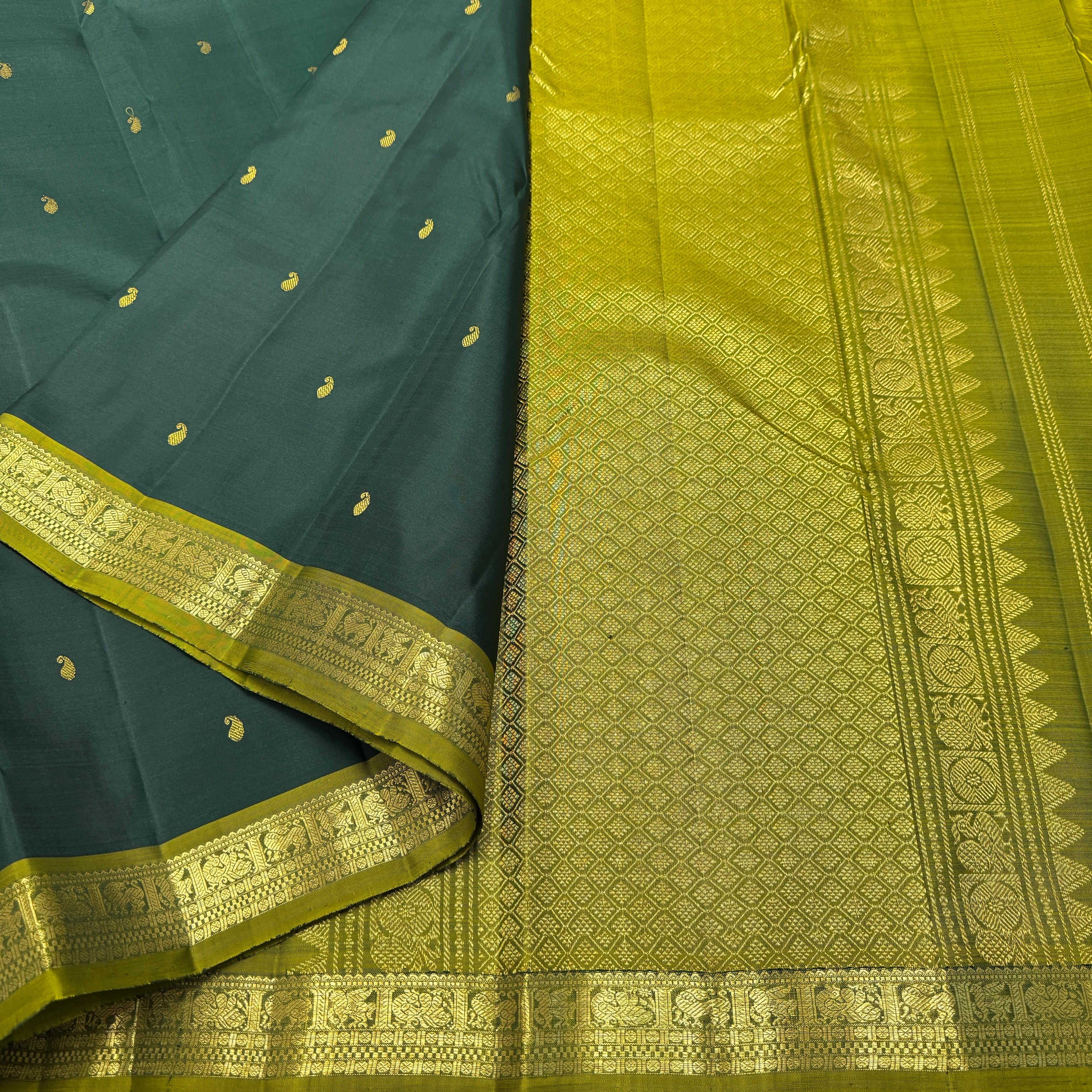 Classic Pine Green 1gm Gold Zari Elegance Kanchipuram Handloom Silk Saree SS25276