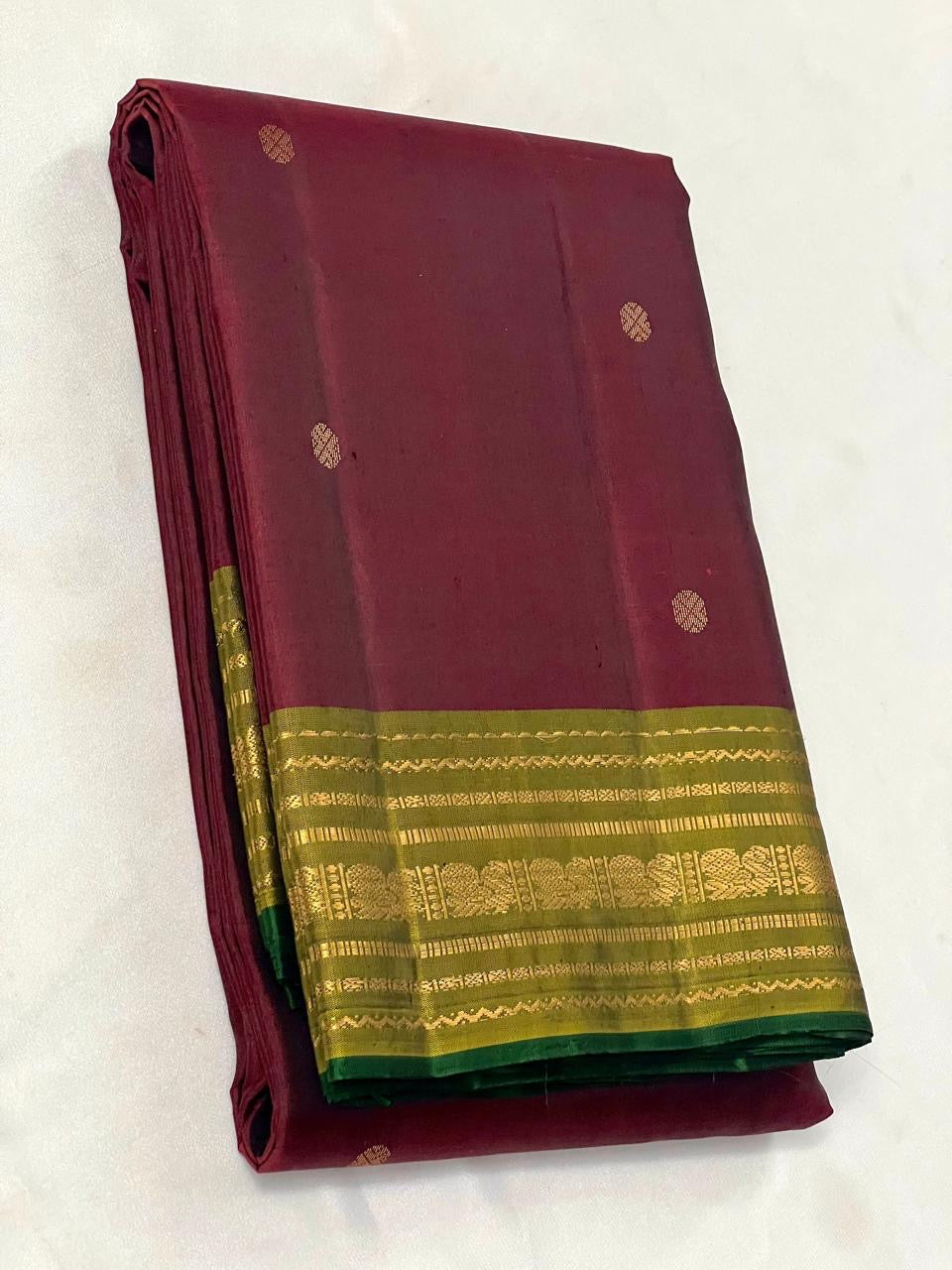 Classic Maroon & Olive Green 2gm Zari Elegance Kanchipuram Handloom Silk Saree SS24763