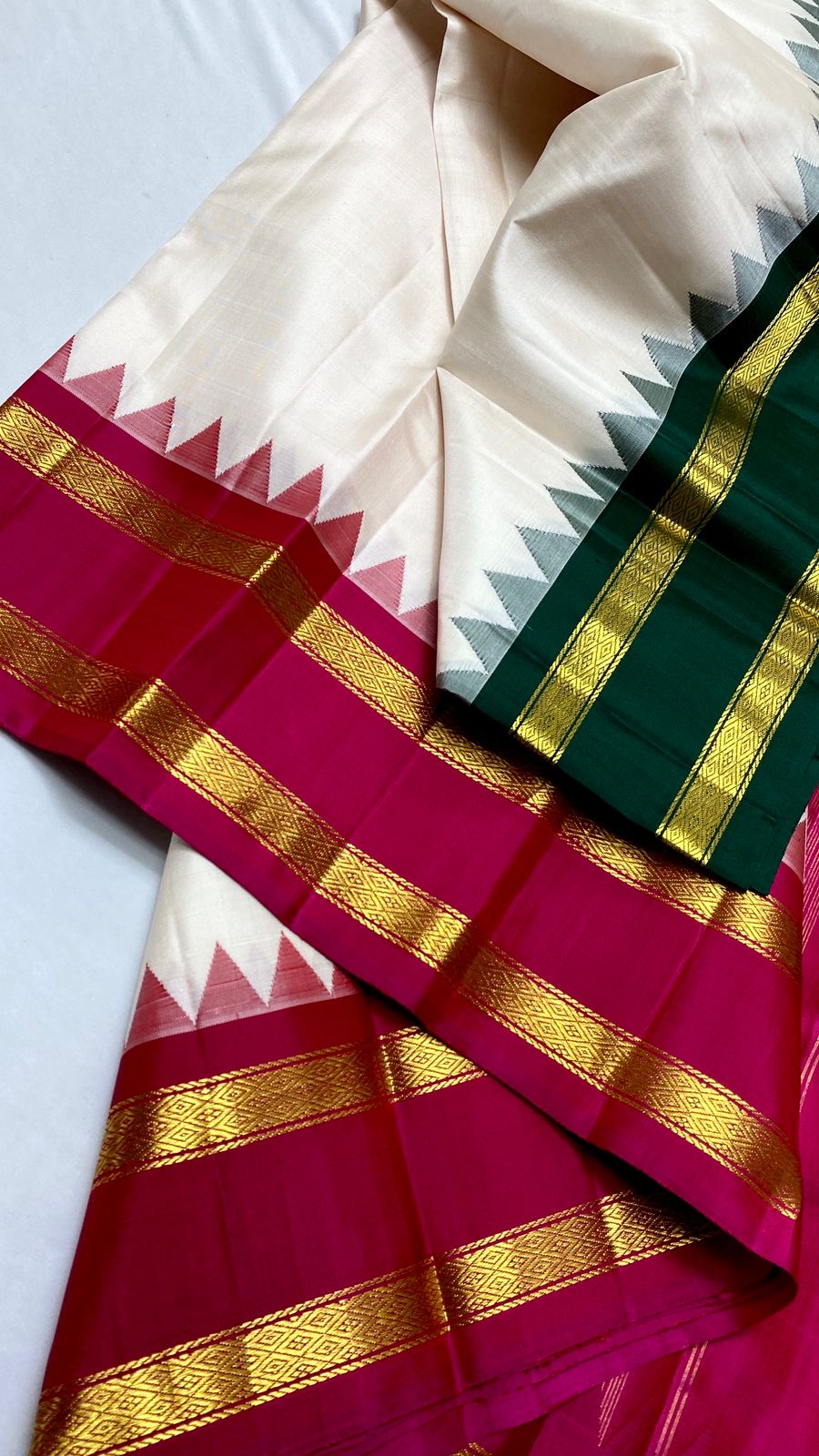 Classic Cream & Pink Green Kanchipuram Handloom Silk Saree SS26264