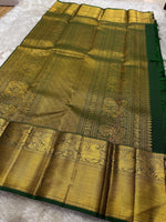 Load image into Gallery viewer, Classic Green Bridal Elegance Kanchipuram Handloom Silk Saree SS27630
