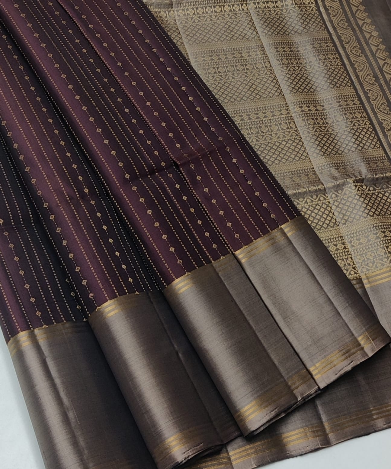 Classic Dark Chocolate Double Warp Elegance Handloom Soft Silk Saree SS23491