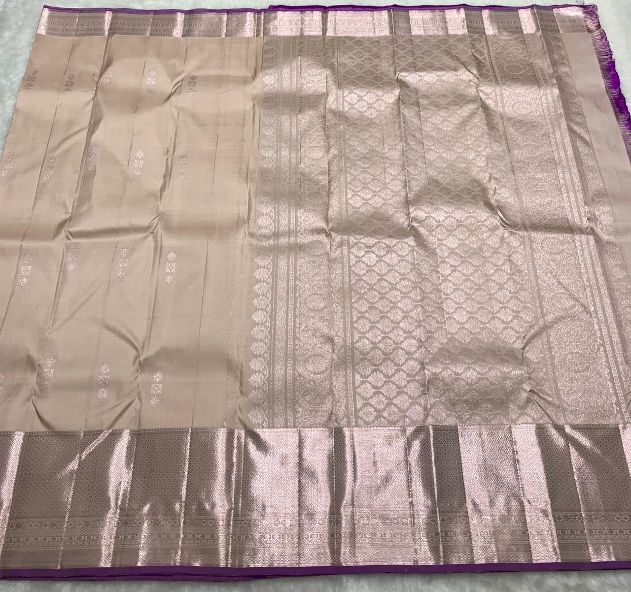 Classic Pearl Beige & Purple 2gm Zari Bridal Elegance Kanchipuram Handloom Silk Saree SS25430