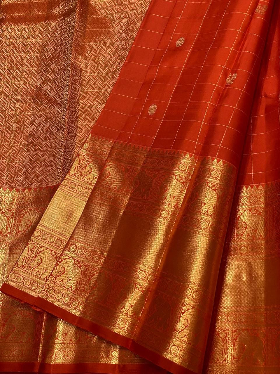 Classic Tangerine Orange 2gm Zari Vaira Oosi Checks Kanchipuram Handloom Silk Saree SS25898