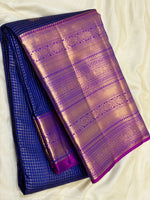 Load image into Gallery viewer, Classic Royal Blue &amp; Lilac 2gm Zari Vaira Oosi Checks Elegance Kanchipuram Handloom Silk Saree SS28082
