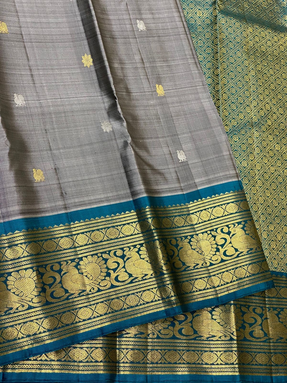 Classic Silver Grey & Teal Blue 2gm Zari Elegance Kanchipuram Handloom Silk Saree SS24699