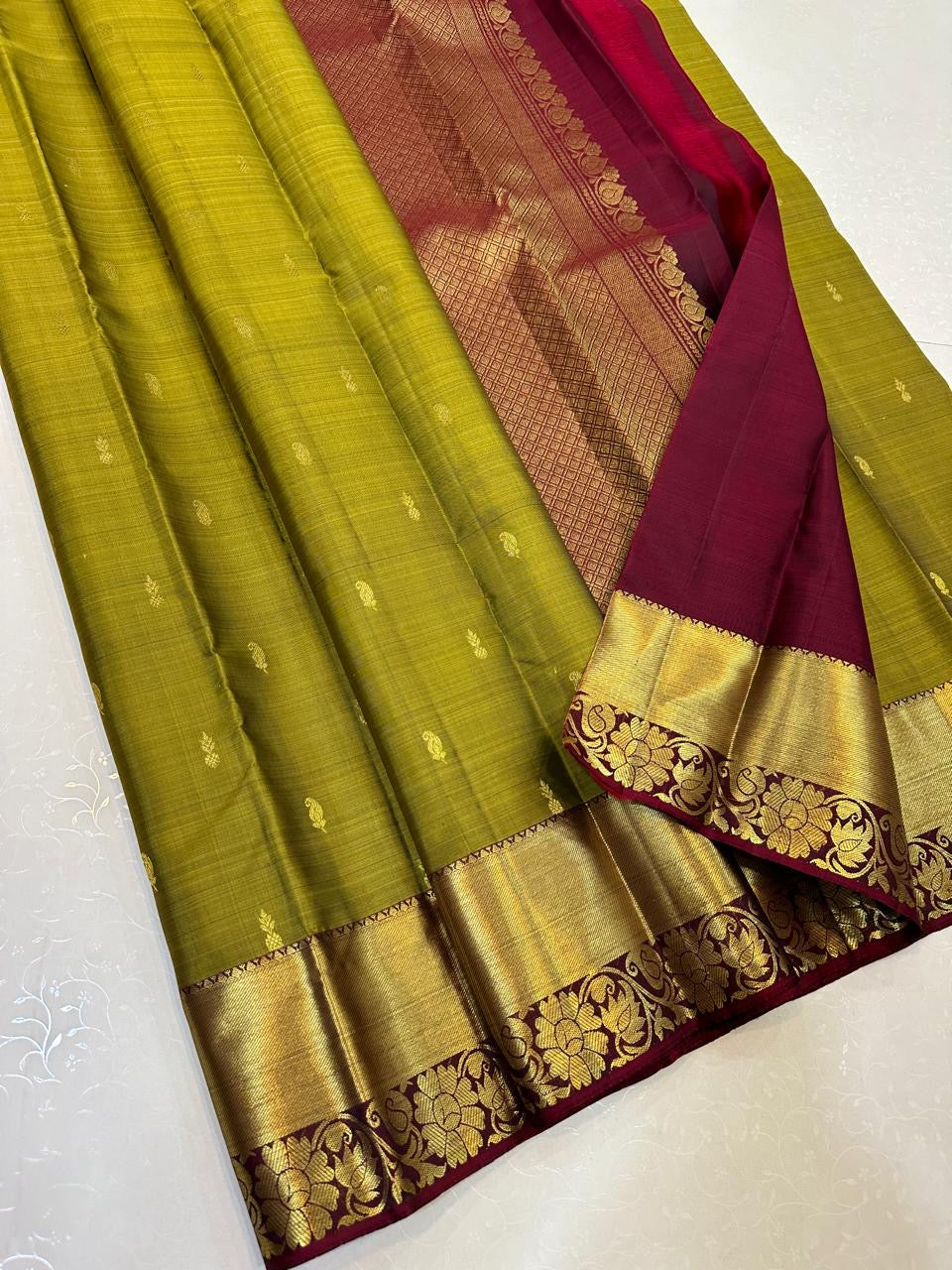 Classic Olive Green & Barn Red Elegance Kanchipuram Handloom Silk Saree SS24327