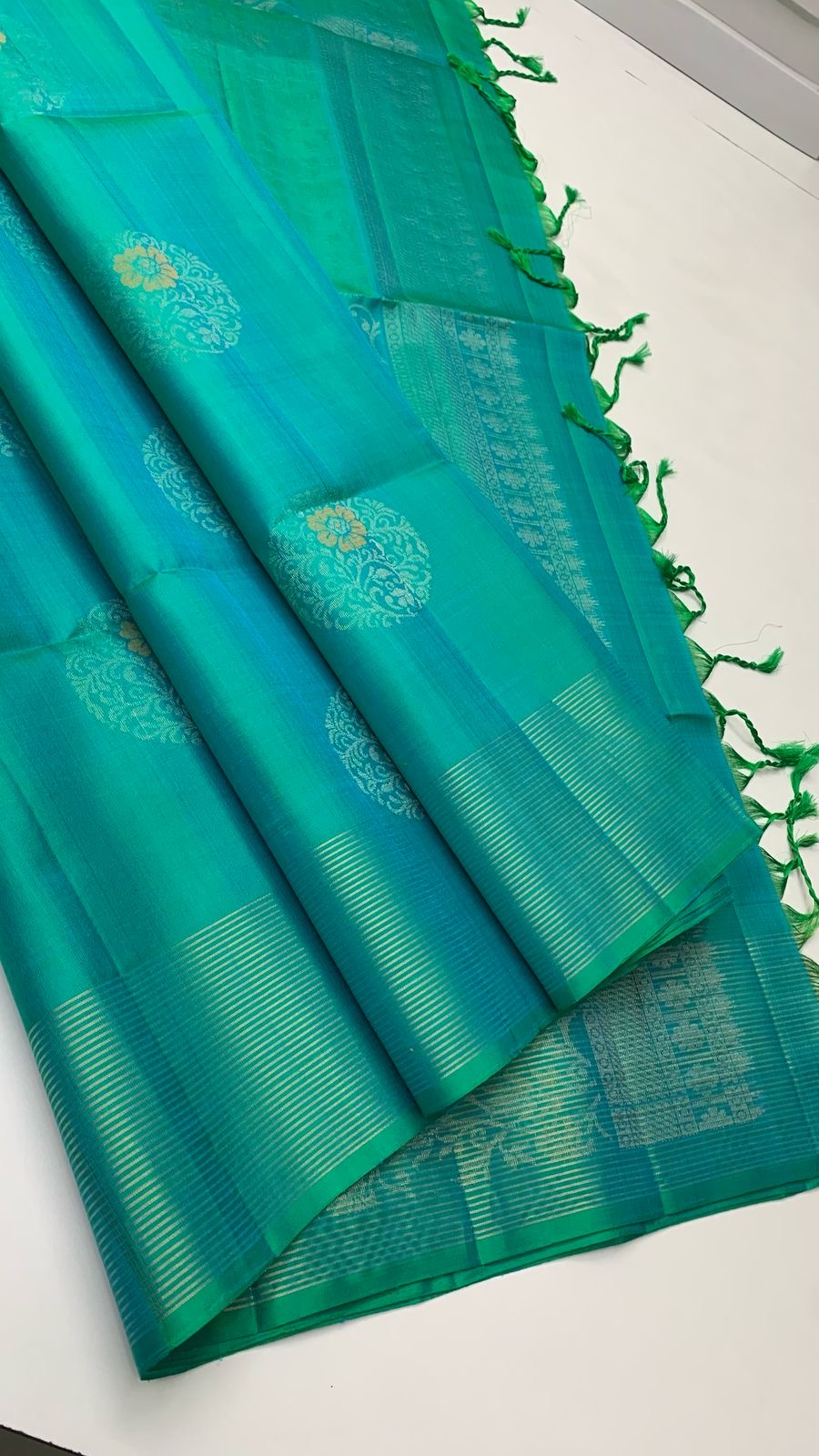 Classic Dark Sea Green Elegance Handloom Soft Silk Saree SS24414