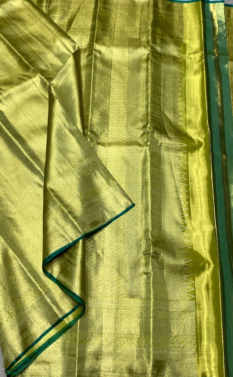 Classic Gold Green Bridal Elegance Kanchipuram Handloom Silk Saree SS24860