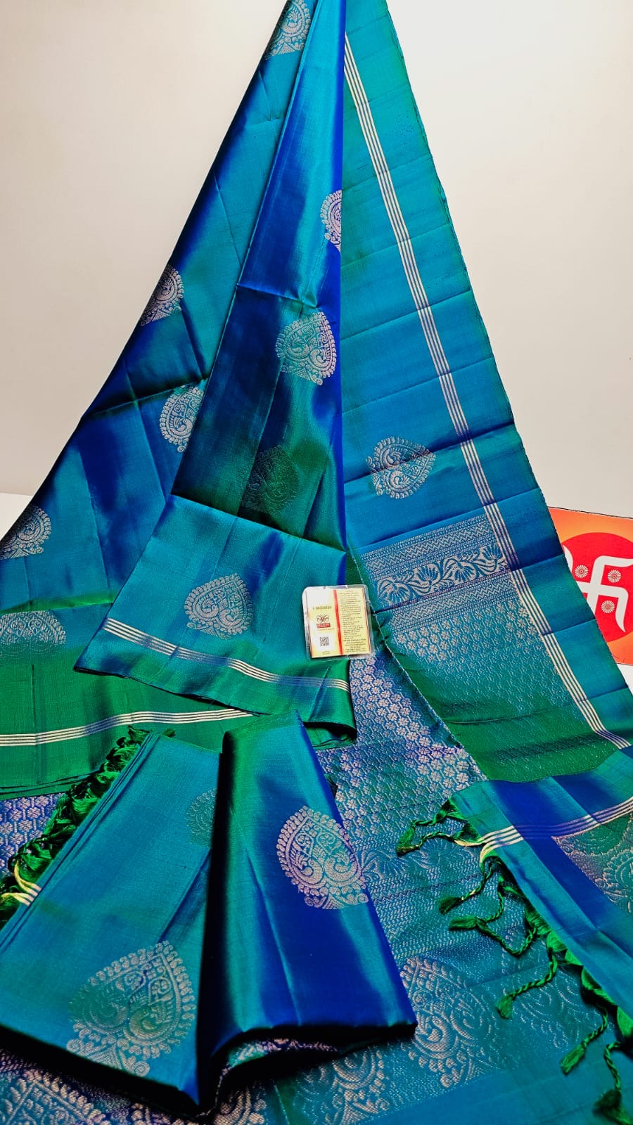 Classic Peacock Blue Elegance Handloom Soft Silk Saree SS24749