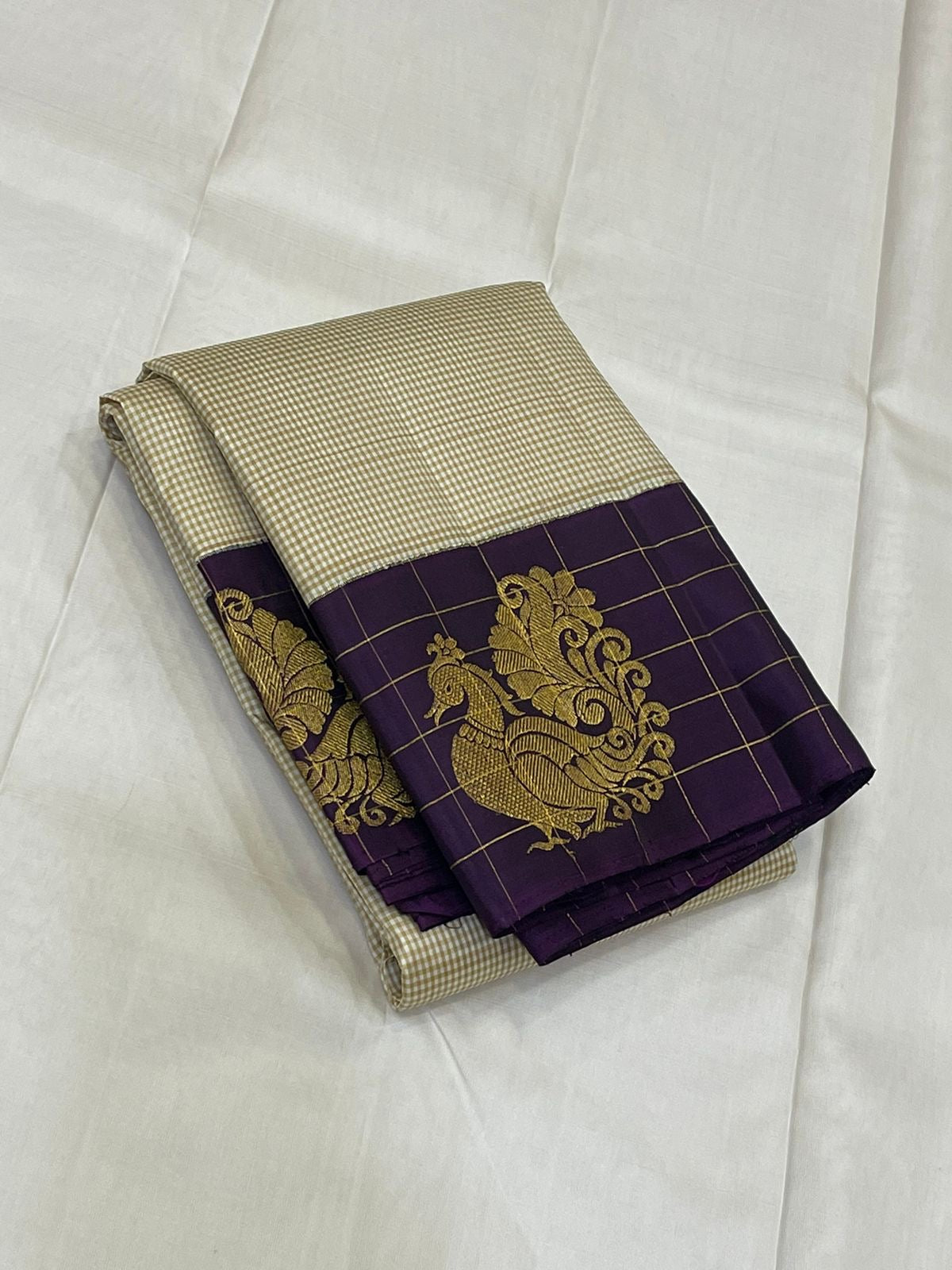 Classic Beige & Vadamalli 2gm Zari Checks Butta Elegance Kanchipuram Handloom Silk Saree SS24458