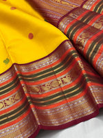Load image into Gallery viewer, Classic Sunny Yellow &amp; Barn Red 2gm Zari Kanchipuram Handloom Silk Saree SS26215

