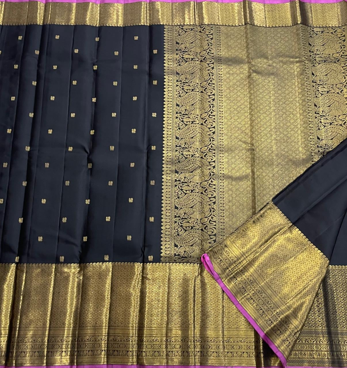 Classic Shadow Black 2gm Zari Elegance Kanchipuram Handloom Silk Saree SS22792