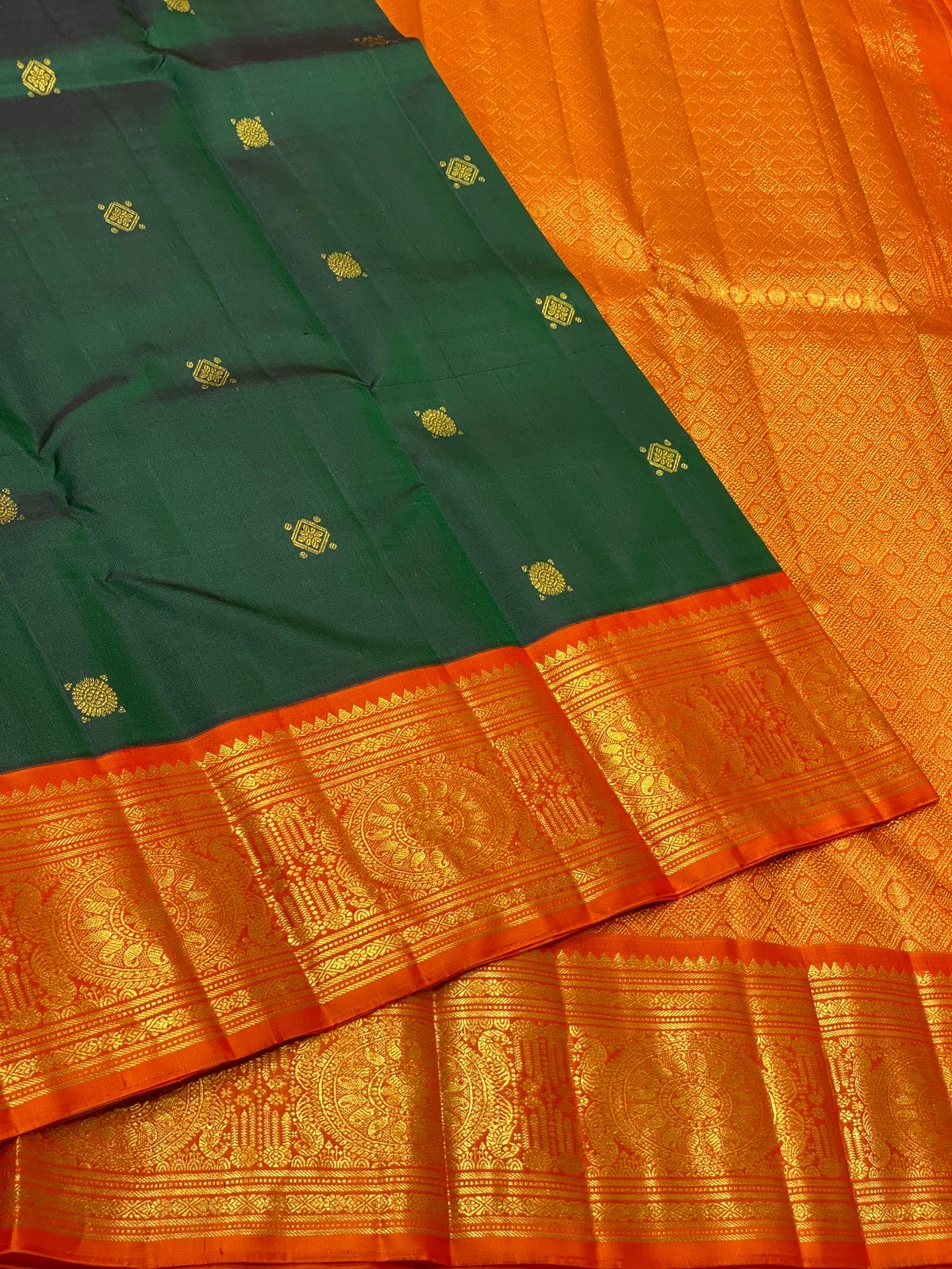 Shaded Bottle Green & Orange 2gm Zari Elegance Kanchipuram Handloom Silk Saree SS22109