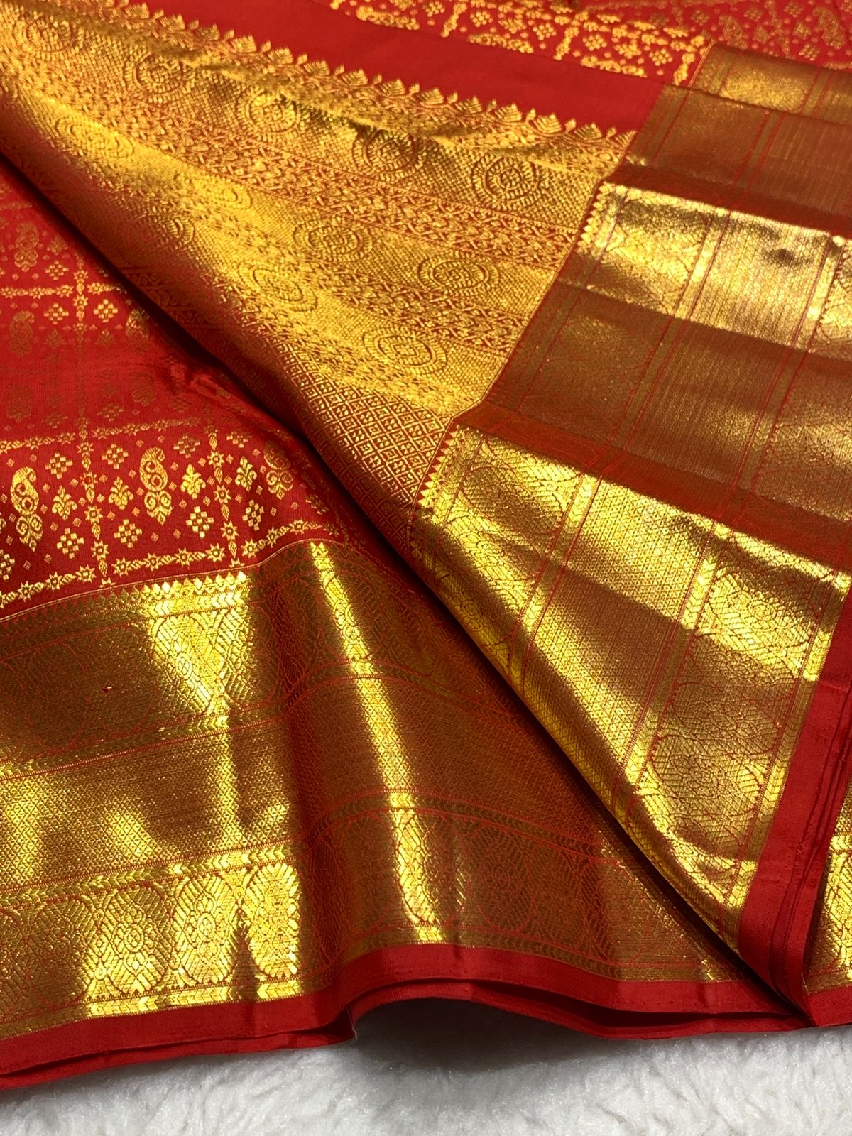 Classic Vermillion Red 2gm Zari Bridal Elegance Kanchipuram Handloom Silk Saree SS22875