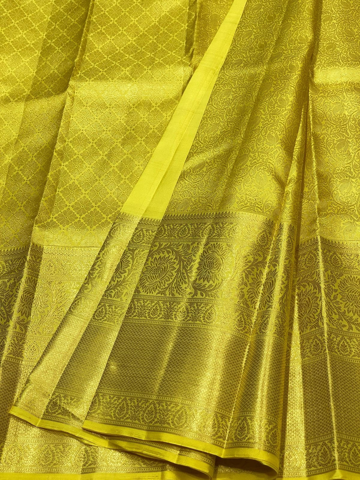 Classic Lime Yellow 3gm Zari Bridal Elegance Kanchipuram Handloom Silk Saree SS24710