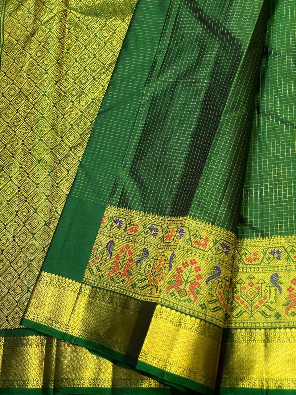 Classic Green 2gm Zari Paithani Vaira Oosi Checks Kanchipuram Handloom Silk Saree SS26503