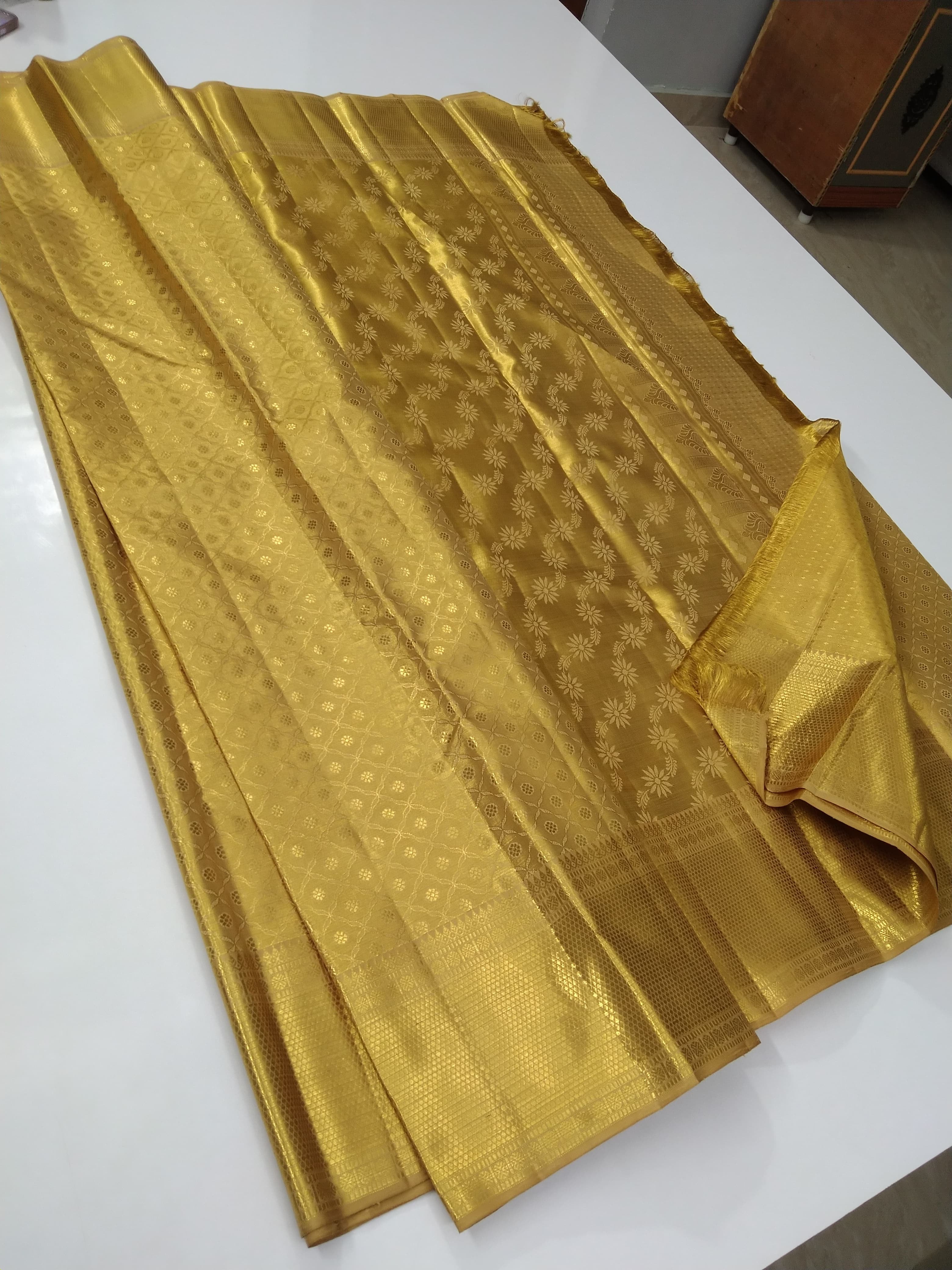 Classic Antique Gold Bridal Elegance Kanchipuram Tissue Handloom Silk Saree SS23729