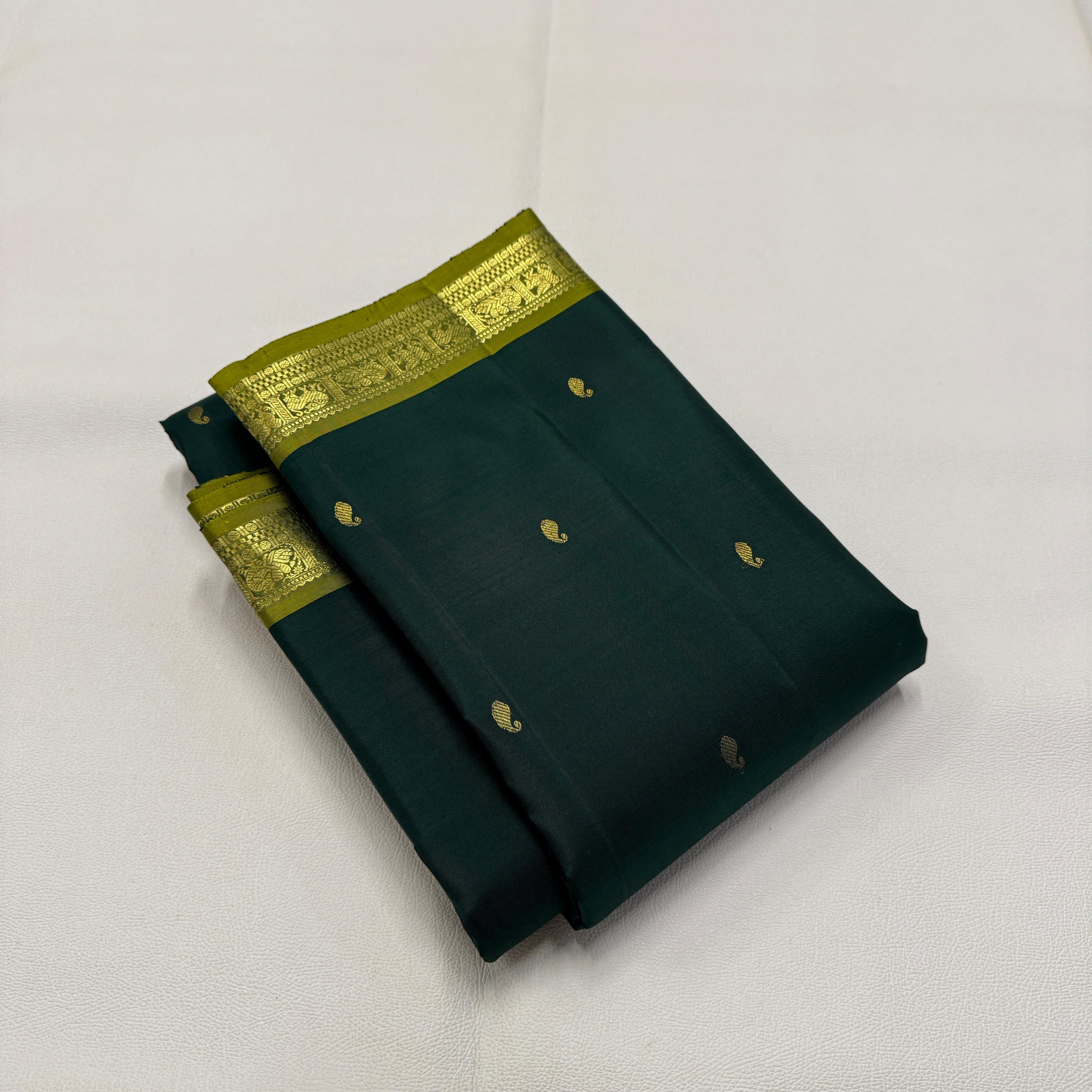Classic Pine Green 1gm Gold Zari Elegance Kanchipuram Handloom Silk Saree SS25276