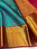 Load image into Gallery viewer, Classic Sea Green &amp; Chilli Red 2gm Zari Elegance Kanchipuram Handloom Silk Saree SS27353
