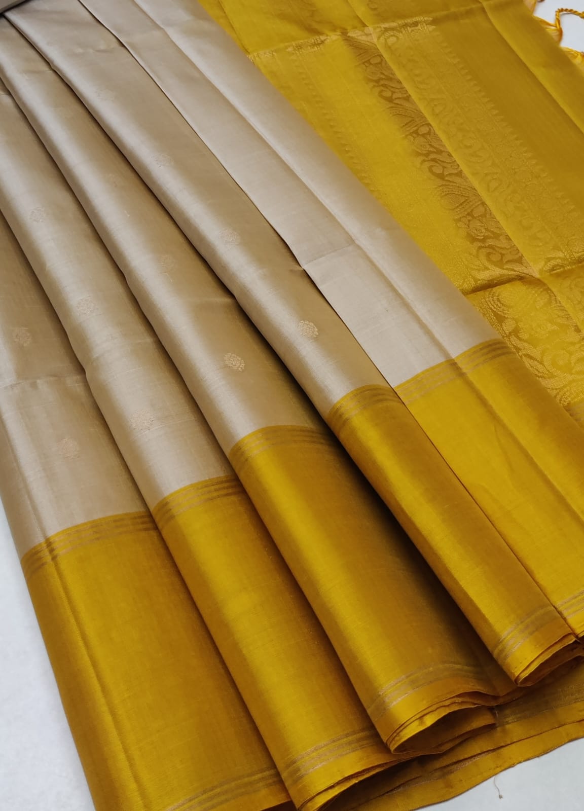 Classic Beige & Golden Yellow Double Warp Elegance Handloom Soft Silk Saree SS26672